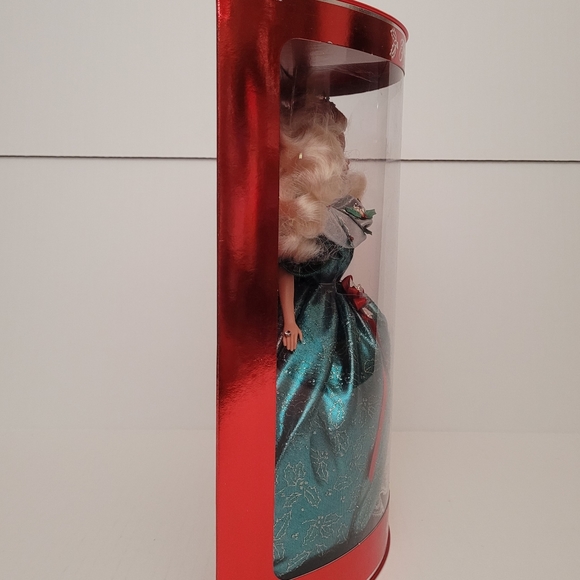 Vintage 1995 Happy Holidays Barbie #14123 - Picture 2 of 6